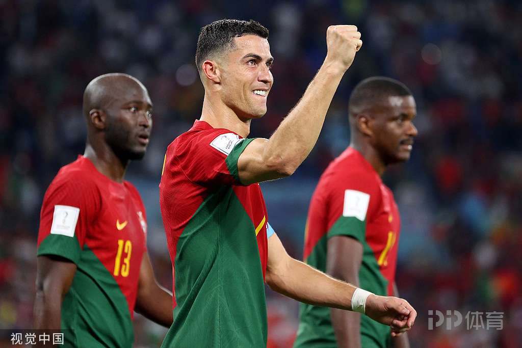 世界杯-葡萄牙3-2加纳 C罗点射菲利克斯破门莱奥替补建功 9 世界杯-葡萄牙3-2加纳 C罗点射菲利克斯破门莱奥替补建功