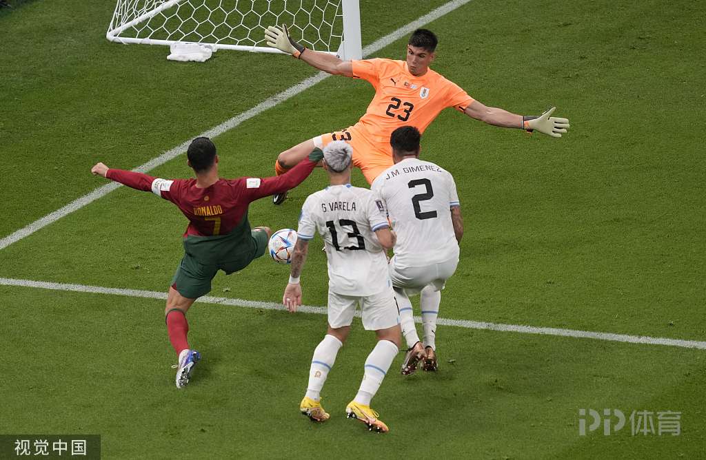 世界杯-葡萄牙2-0乌拉圭提前晋级 C罗造险B费双响 5 世界杯-葡萄牙2-0乌拉圭提前晋级 C罗造险B费双响