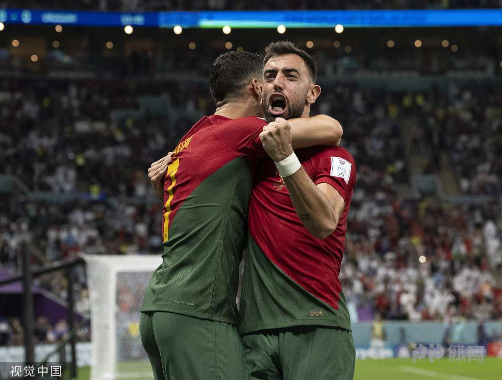 世界杯-葡萄牙2-0乌拉圭提前晋级 C罗造险B费双响 9 世界杯-葡萄牙2-0乌拉圭提前晋级 C罗造险B费双响